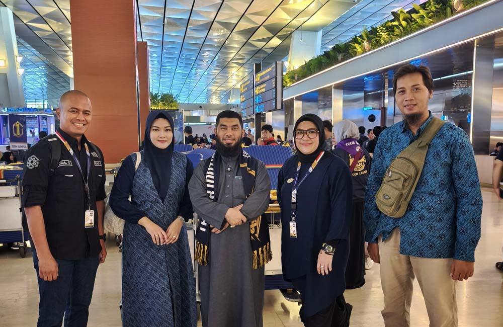 PT Tanur Muthmainnah Tour Berangkatkan 200 Jemaah Umrah Image News